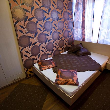 Hotel La Gil Bucharest Room photo