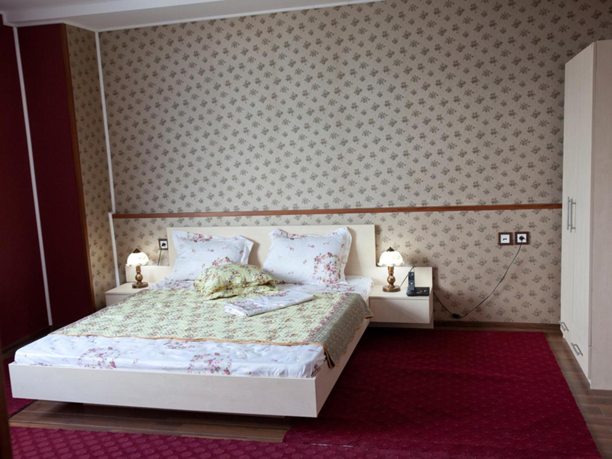 Hotel La Gil Bucharest Room photo