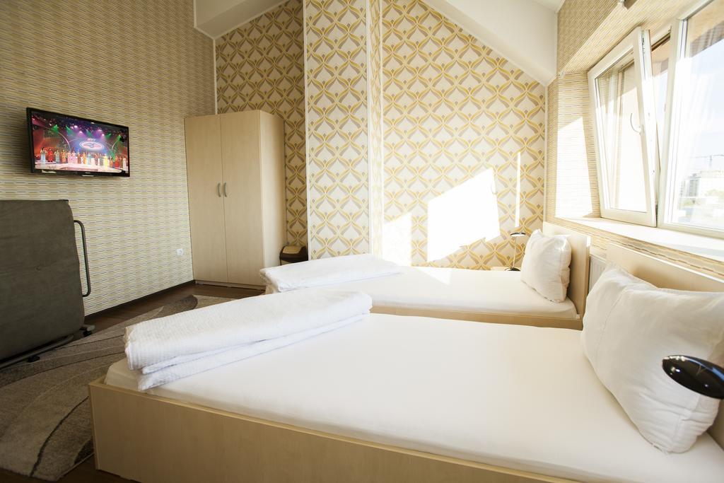Hotel La Gil Bucharest Exterior photo