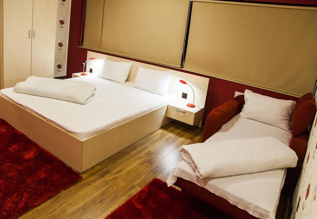 Hotel La Gil Bucharest Room photo