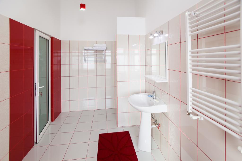 Hotel La Gil Bucharest Room photo