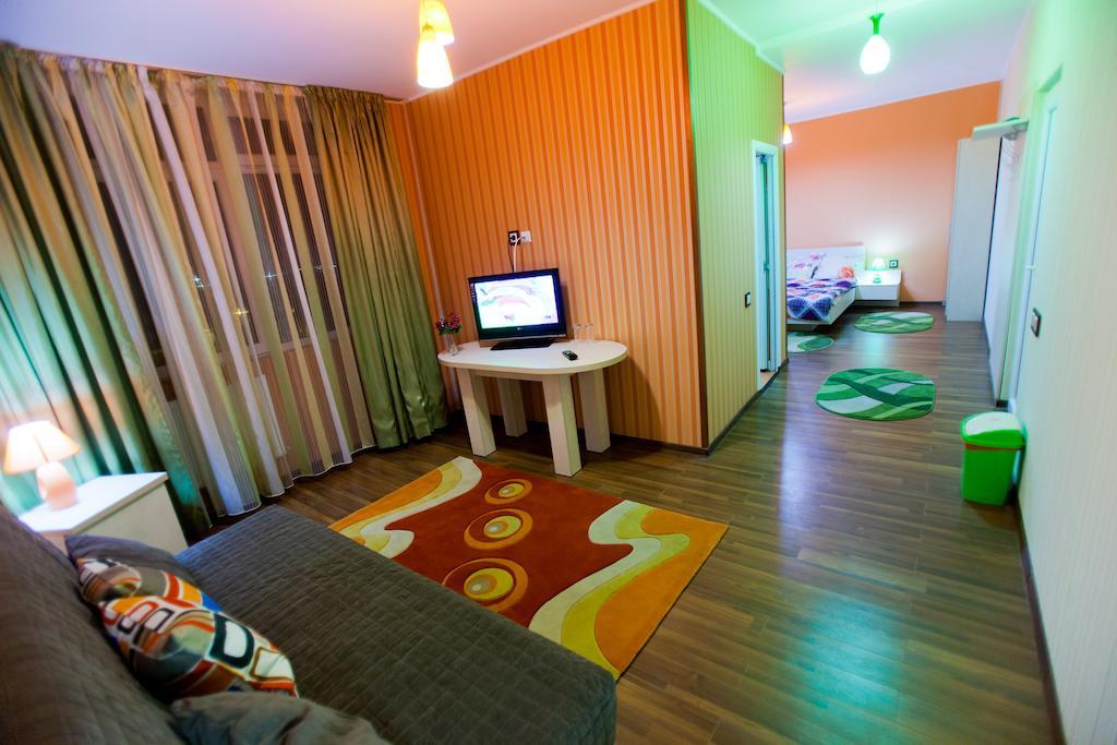 Hotel La Gil Bucharest Room photo