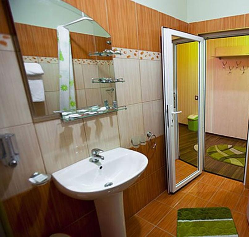 Hotel La Gil Bucharest Exterior photo
